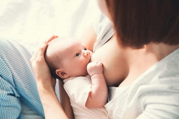 mơ thấy cho con bú đánh con đề gì? giải mã giấc mơ cho con bú